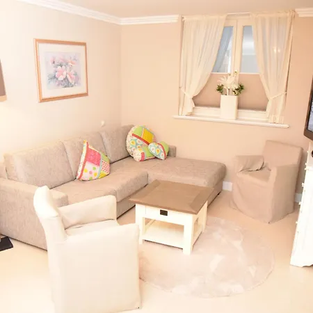 Residenz Ueues Ailoen * Wenningstedt-Braderup